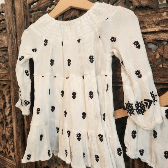 Chelsea and Violet Dress, 18 months - Picture 2 of 4